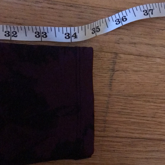 Daub and Design maroon and black leggings - Picture 9 of 9